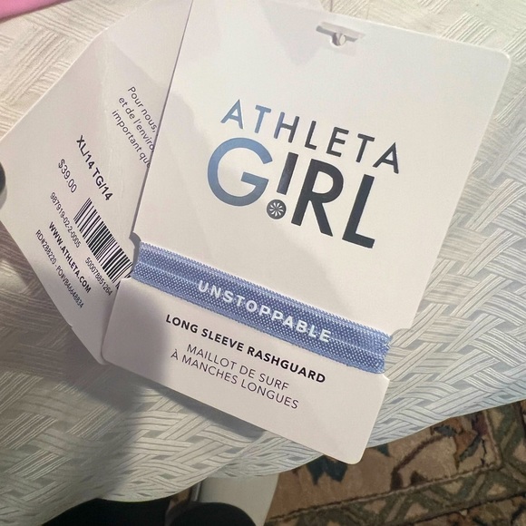 Athleta girls long sleeve rash guard with matching reversible bucket hat - Picture 5 of 8